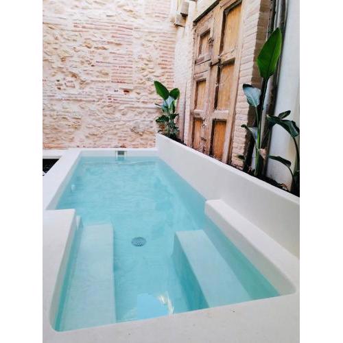 Casa de diseño con piscina privada cerca del mar