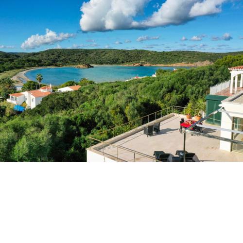 Casa de diseño con vistas a la playa de Es Grao, Menorca