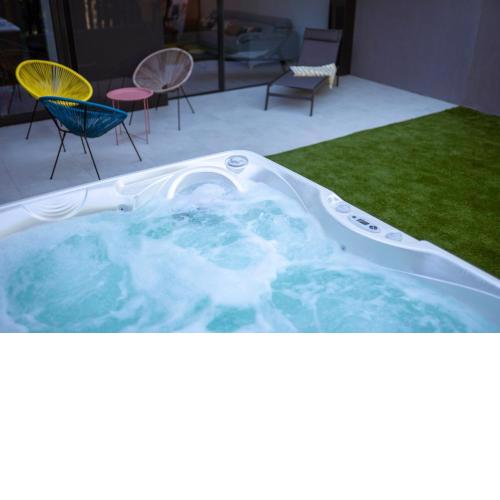 Casa de Nero - Premium House with Jacuzzi Next to Golf Course