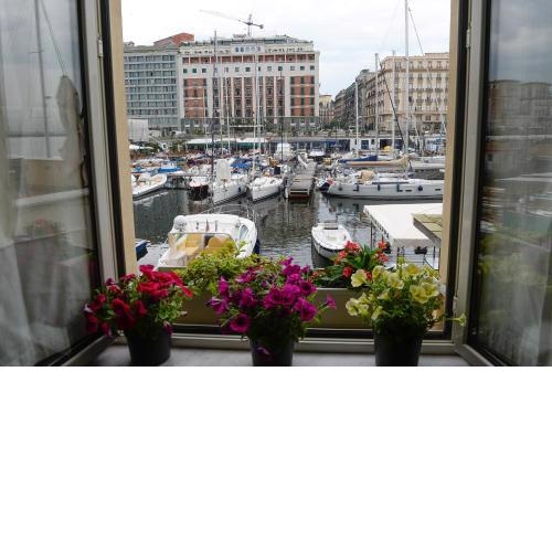 Casa del Porto al Borgo Marinari