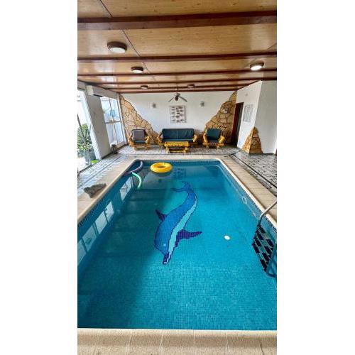 Casa Delfino con piscina interna