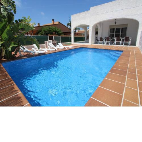 Casa Deltebre, 5 dormitorios, 12 personas - ES-184-8