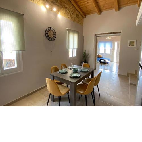 Casa di Fragkiskos. Ένα σπίτι μέσα στη φύση.
