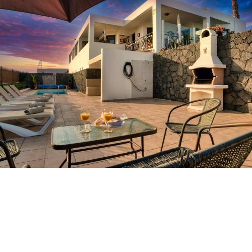 Casa Efesto-private pool and Air-con