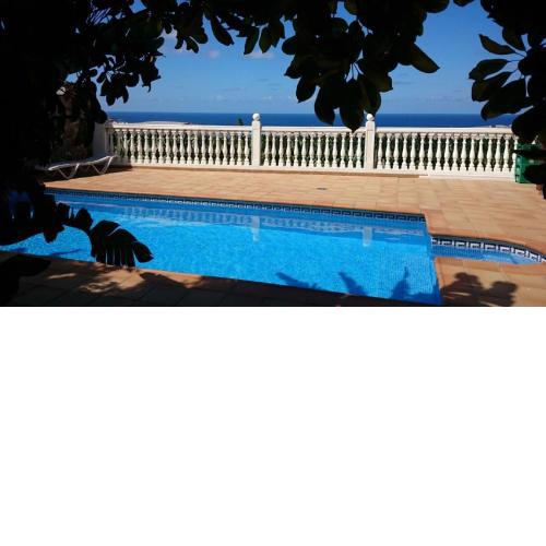 Casa El tonelero con jardín y piscina privada