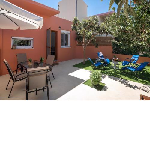 Casa EleMar Villa with Private Yard