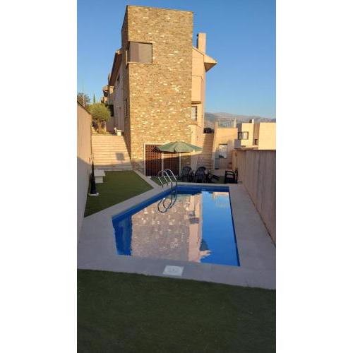 Casa en Granada en el Serrallo zona alta con vistas