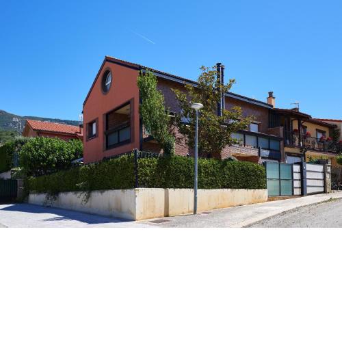 Casa en Pantano de Yesa de TuApartamento