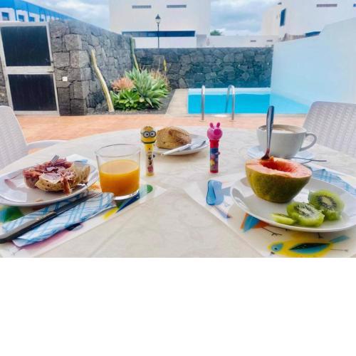 Casa en Playa Blanca con piscina privada y cerca de Marina Rubicón