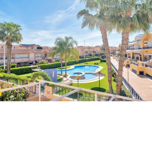 Casa en playa con piscina Novamar
