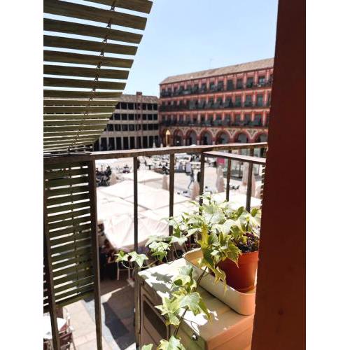Casa en Plaza de la Corredera con balcón