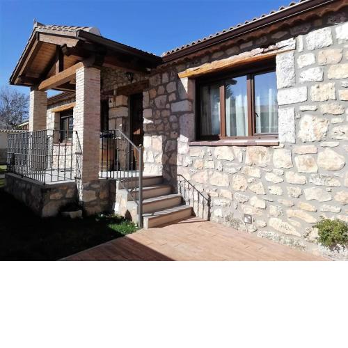 Casa Entre Hoces810paxJardín y barbacoa