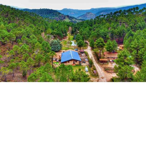 Casa Esmeralda en ZAFIRO LAGUNAZO Parque Natural Rio Mundo Riopar