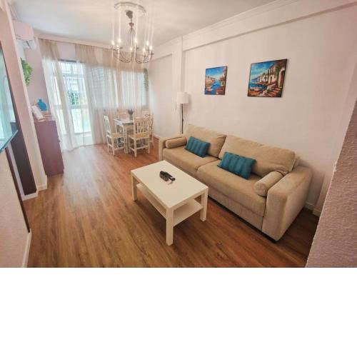 Casa Garipolo 1, one bedroom apartment in the heart of Torremolinos