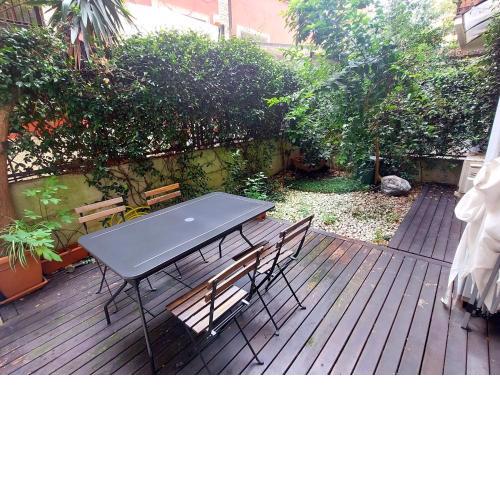 Casa Gioire - big apartment with garden - Duomo 4 metro stops