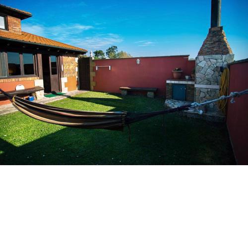 Casa independiente con chimena, jardín y barbacoa