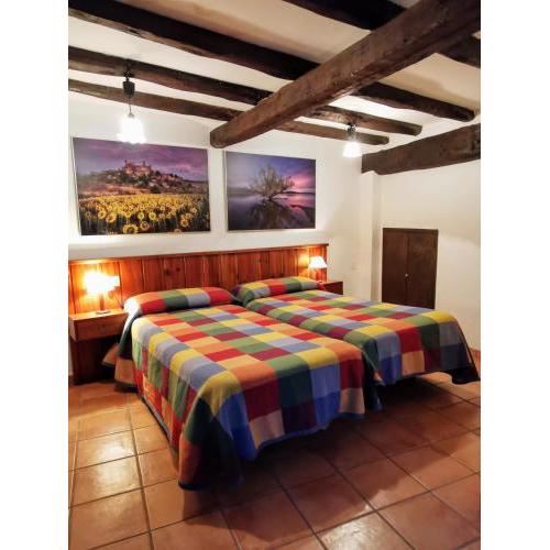 Casa independiente y completa con una habitación "Venta de Cidones"