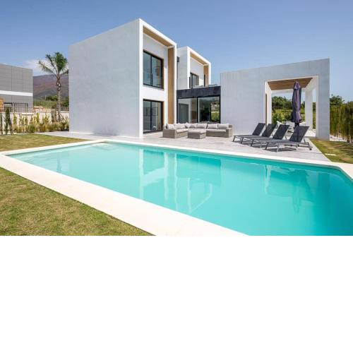 Casa Innes: Entire 5 bed Modern Villa. Pool. Valle Romano