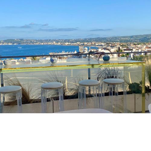 Casa Julian - modern home, 4 min to beach, amazing terrace