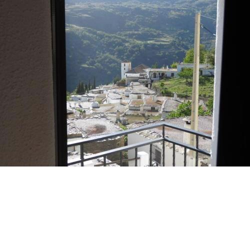 Casa La Soleá. Vistas al pueblo y la Sierra