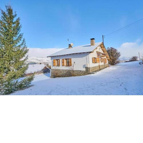 Casa l'Avet. El Vilar d'Urtx