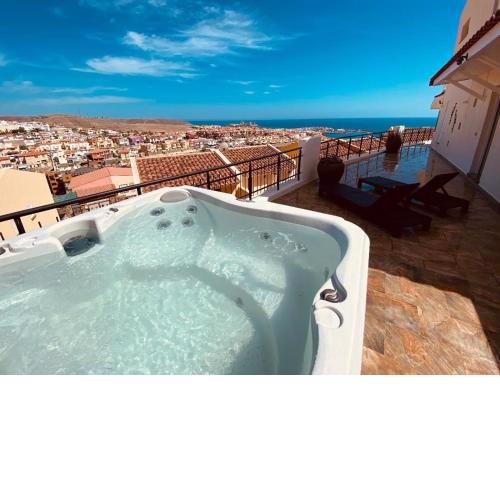 Casa lillibror with private jacuzzi and ocean view