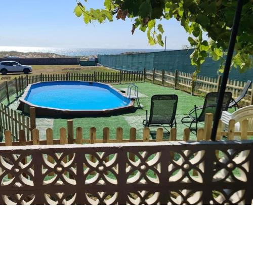 Casa Lobadiz, en primera línea de playa, Doniños