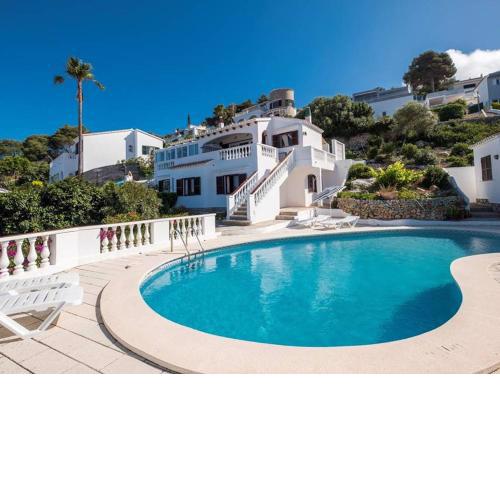 Casa Lucia - 3 bedroom family villa with large spacious pool area - Sea views