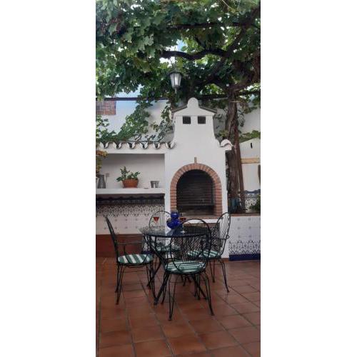 Casa Luciíta: Agradable con chimenea, patio y BBQ.