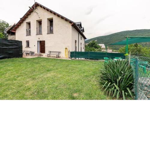 Casa Luis - APARTAMENTO con JARDÍN PRIVADO en los PIRINEOS