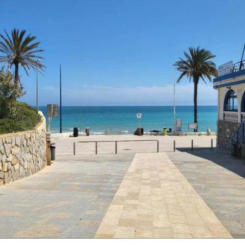 Casa Magdalenka, Mil Palmeras area, 800 m to the sea plus communal swimming pool