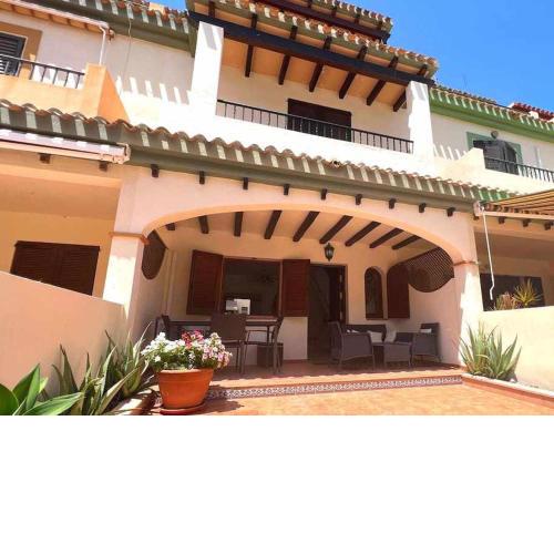 Casa MiAlcazar by Grupo Berlin