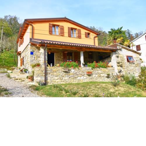 Casa Mira - Two Bedroom Holiday Home with Pool