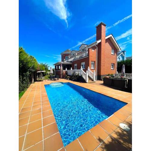 Casa Monte & Mar con piscina privada en Santander