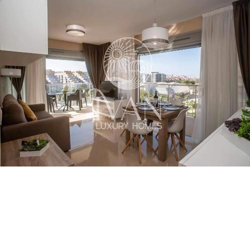 Casa MunteanuIván Luxury Homes 6ª Norte 1ª Linea