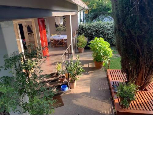 Casa nel verde con giardino e posto auto