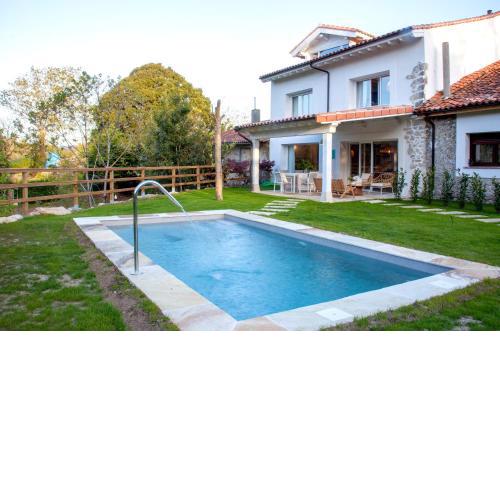 Casa nueva piscina climatizada cerca de Comillas