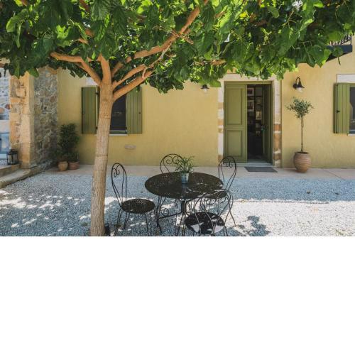 Casa Olea - A Venetian era Home with Courtyard