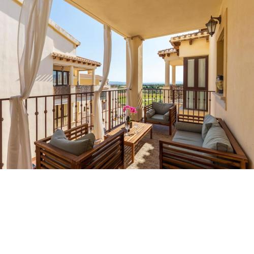 Casa Palma-Hacienda del Álamo - Luxurious 2 Bedroom Golf Penthouse