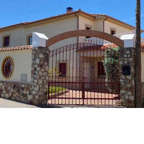 Casa Pedraza - Chalet con piscina