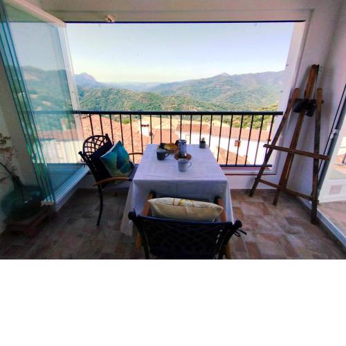 Casa Perejil, un balcón al Genal