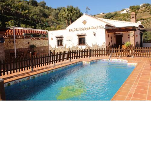 CASA PREFABRICADA CON PISCINA PRIVADA