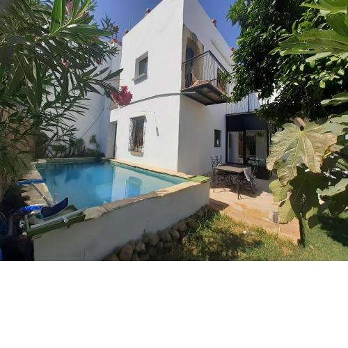 Casa pueblo entre mer et montagne