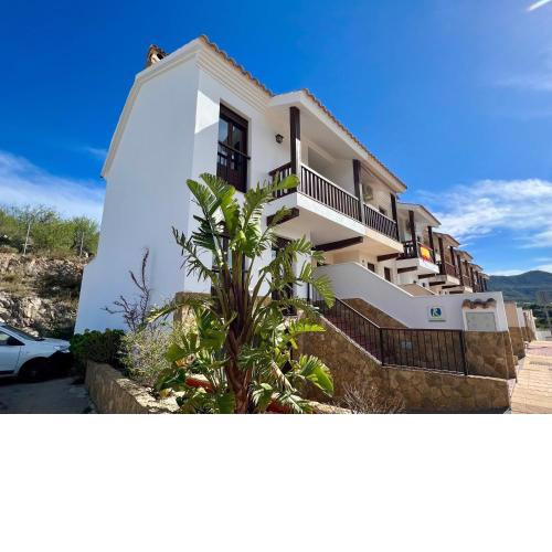 Casa Pueblo Overlooking the Village of Lubrín!