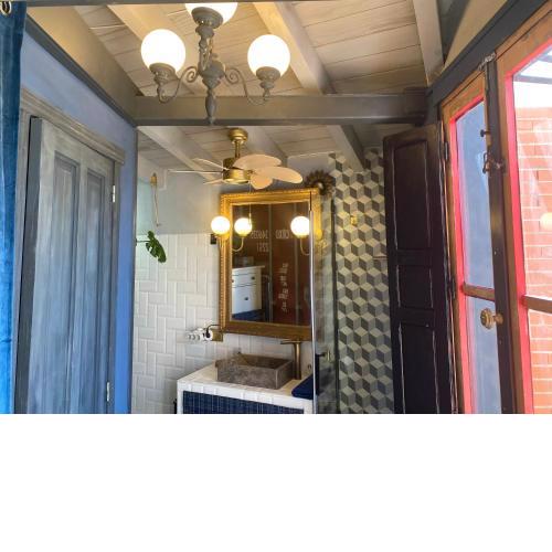 Casa Rural Alfoz, -Tiny house- con patio privado, barbacoa, wifi, netflix, Aire acondicionado