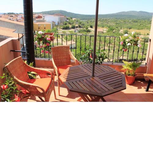 Casa Rural Con Jacuzzi en Castellon Alojamiento cerca de Peñiscola y Morella Pueblo de montaña y cerca de la playa El Planet de Maella en Xert