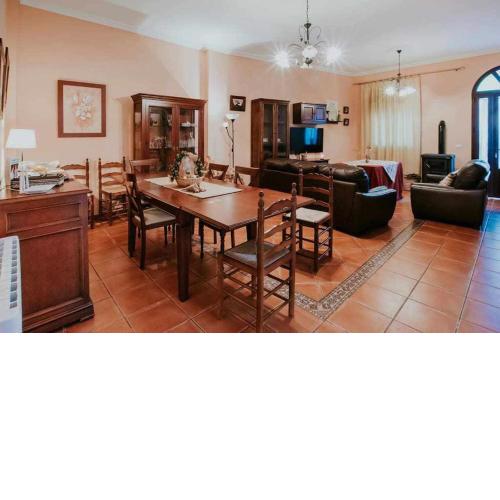 Casa rural con jacuzzi, sauna, barbacoa y barra