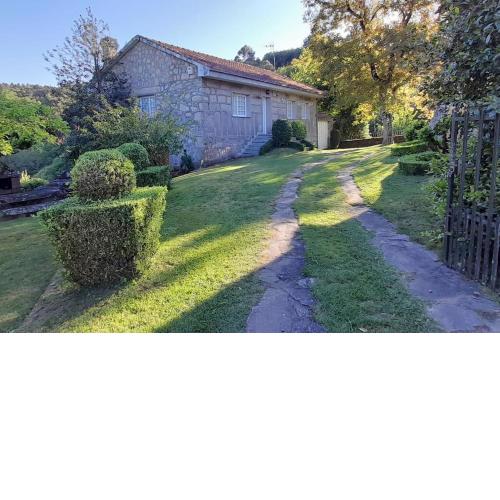 Casa rural con piscina en la Ribeira Sacra.