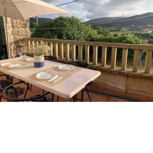 Casa rural con terraza, barbacoa y chimenea