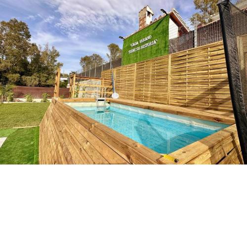 Casa rural de diseño con piscina y barbacoa